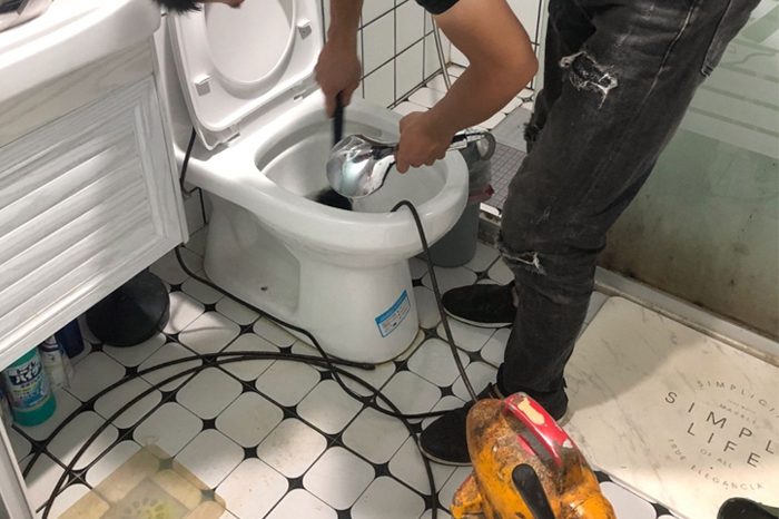 迁西马桶堵塞自己疏通还是找师傅?专业上门服务让你省时更省心