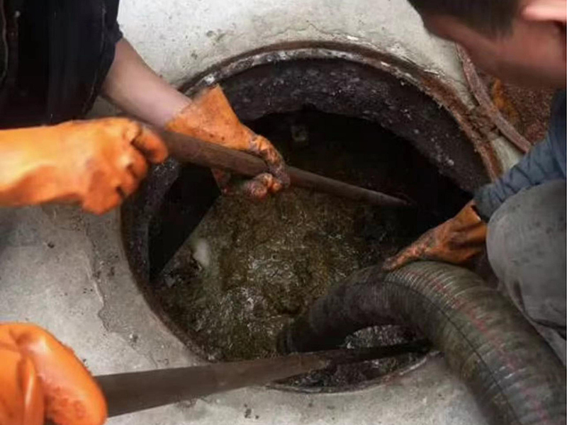 迁西清理化粪池时如何避免沼气的危害?